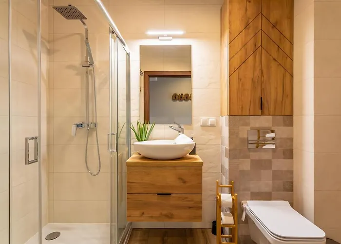 Park C3-z Dostepem Do Basenu, Sauny, Jacuzzi, Silowni شكلارسكا بوريبا